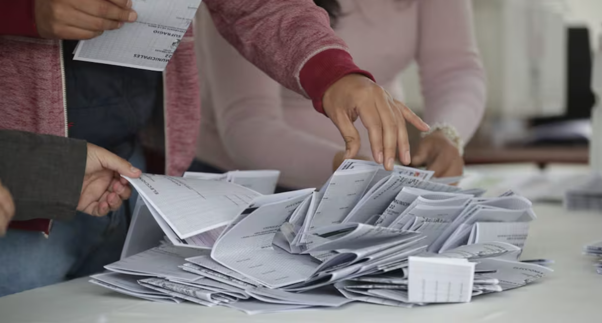 Elecciones en el Perú: informalidad, incertidumbre y crisis del proceso democrático
